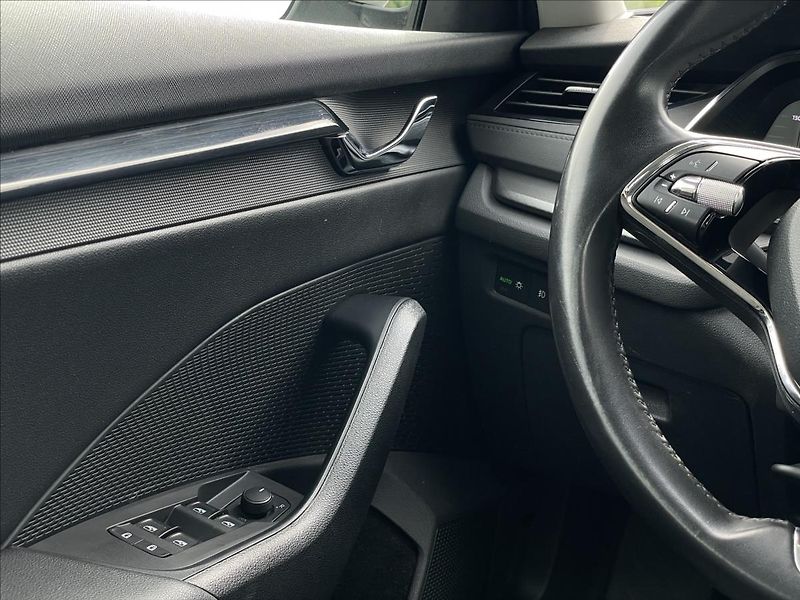 Škoda Octavia 2,0 TDI Combi Ambition Plus - fotka 14 z 22
