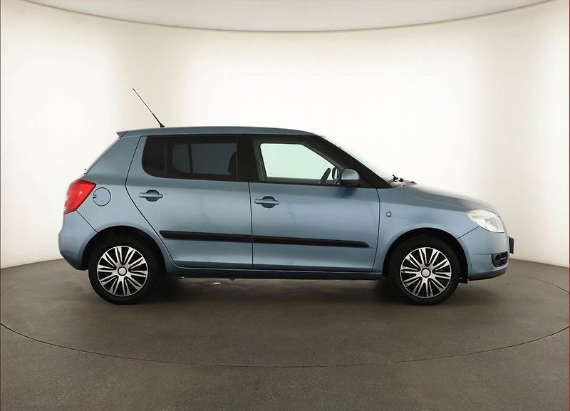 Škoda Fabia (2008) Ambition 1.2 12V, nová STK - fotka 6 z 11