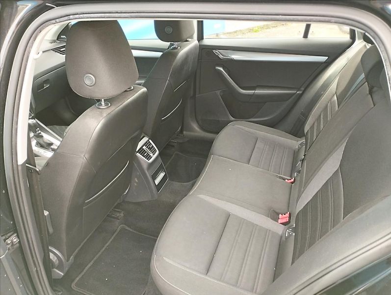 Škoda Octavia 1,6 - fotka 10 z 21