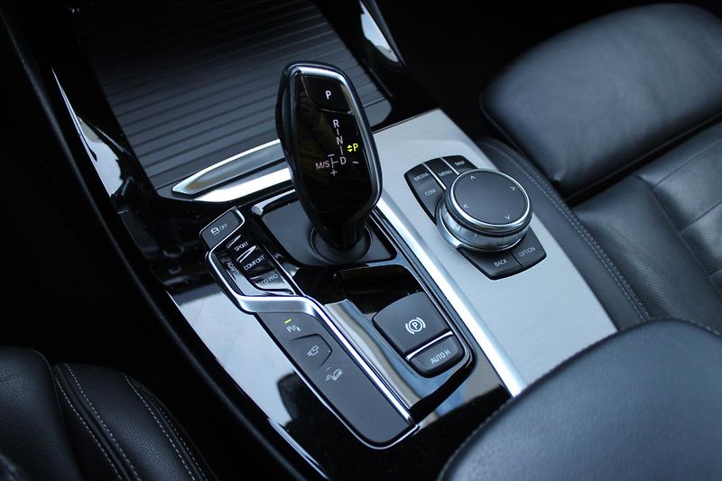 BMW X3 xDrive30d Mpaket CZ DPH - fotka 12 z 25