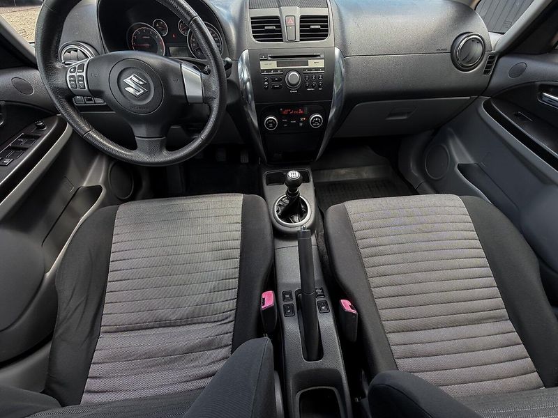 Suzuki SX4 1.6 4x4 PŮVOD ČR - fotka 21 z 23