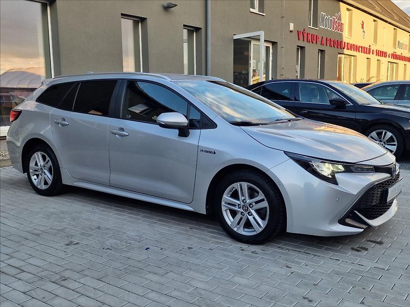 Toyota Corolla 1.8 Hybrid Comfort,ČR ,1.Maj. - fotka 2 z 48