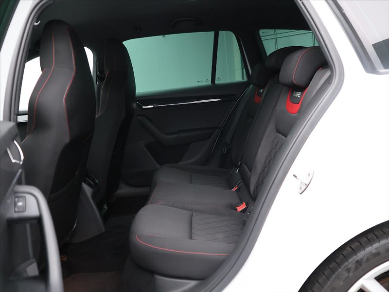 Škoda Octavia RS 2,0 TDI 135kW Aut.klima Nav - fotka 15 z 31
