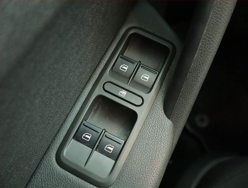 Škoda Yeti (2014) 1.4 TSI, Navi, Bi-Xenony - fotka 15 z 16