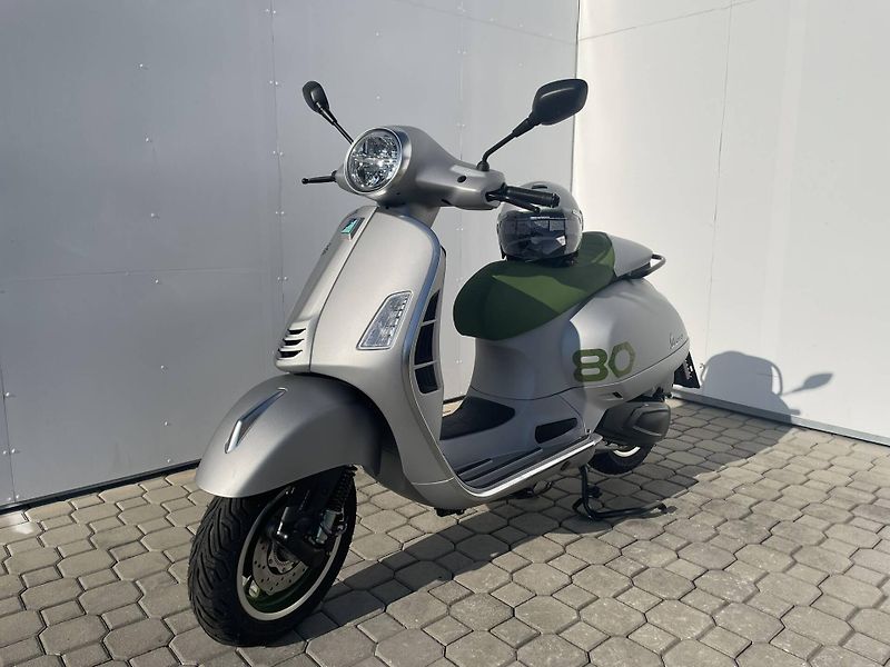 Vespa (2026) GTS 310 Edizione Ottantesimo - fotka 9 z 20