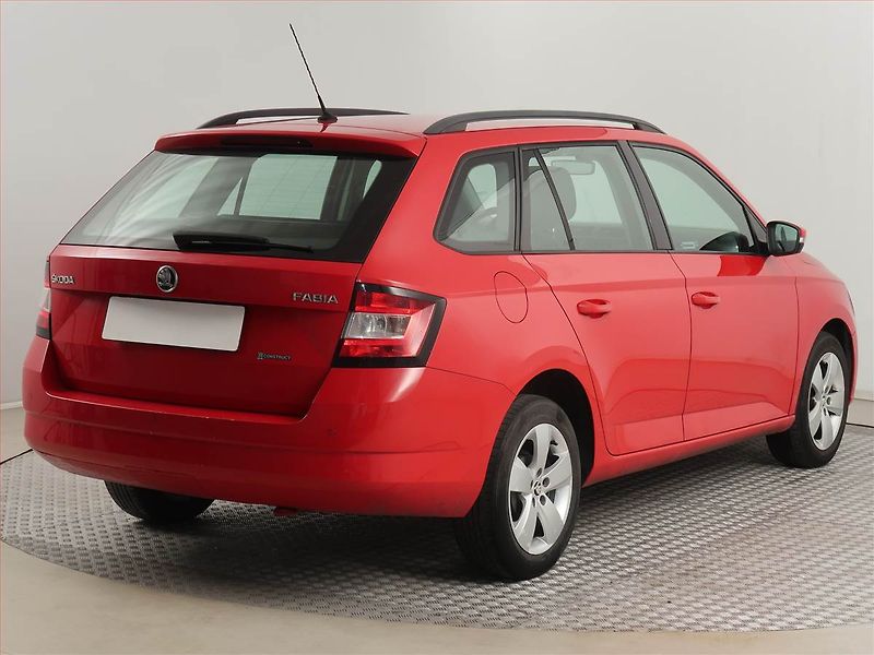 Škoda Fabia (2016) Ambition 1.0, Park. senzory - fotka 5 z 18