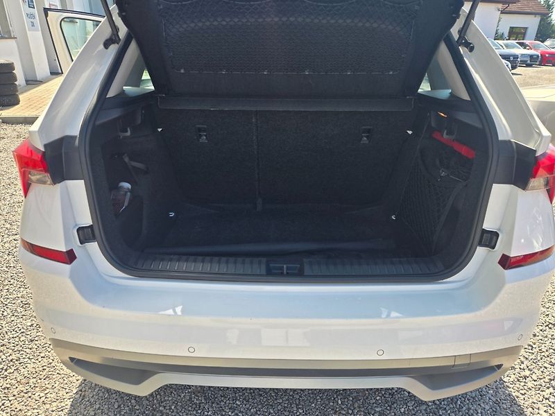 Škoda Kamiq (2023) 1.0 TSI - fotka 16 z 17