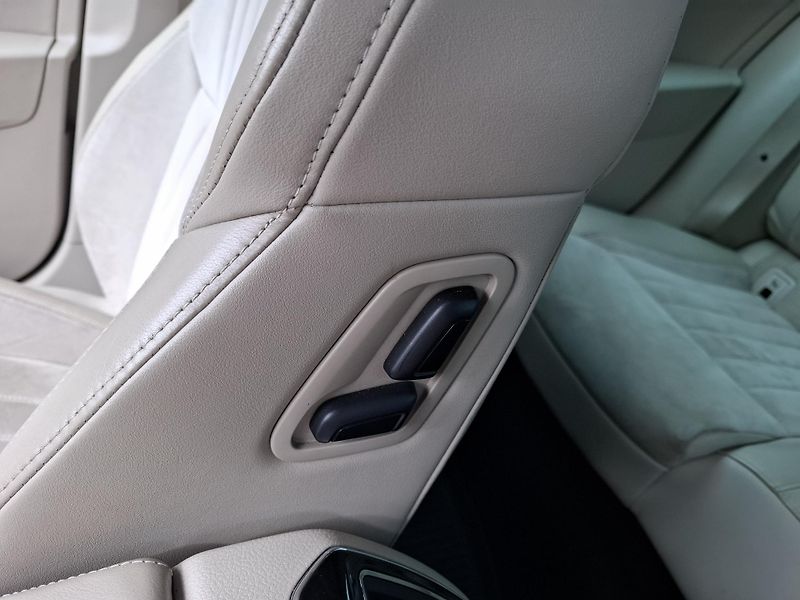 Škoda Superb (2016) 2.0 TDI Elegance, alkantara - fotka 15 z 21