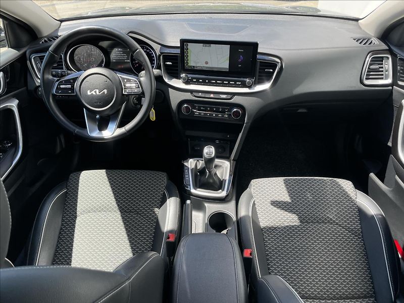 Kia XCeed 1,5 T-GDI Exclusive NAVI - fotka 6 z 23