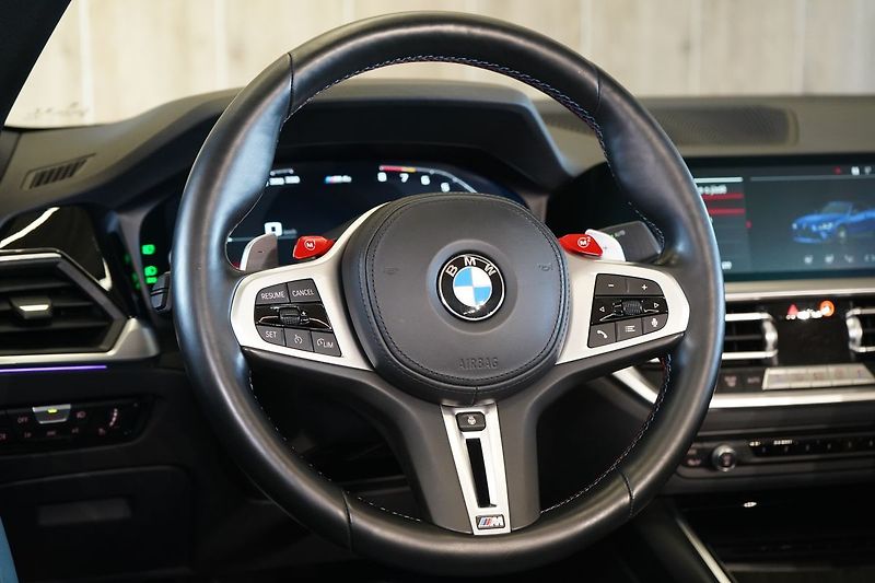 BMW M4 Competition xDrive Convertible - fotka 24 z 45