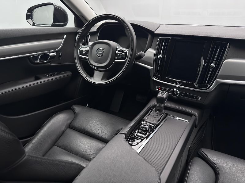 Volvo S90 T6 AWD MOMENTUM AUT 1.maj - fotka 29 z 53