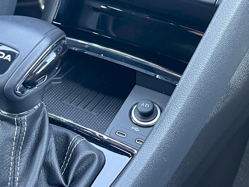 Škoda Karoq (2025) Sportline 1.5TSi 110kW 7°autom - fotka 29 z 33