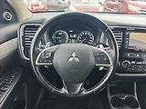 Mitsubishi Outlander 2,0 Plug-in HYBRID  4x4 INTENS - náhled 17
