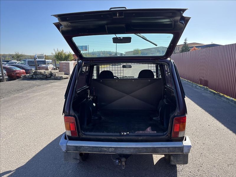 Lada Niva 1,7 i PRAKTIK 2MÍSTA 4x4 TAŽNÉ - fotka 22 z 30