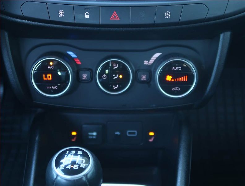 Fiat Tipo (2020) 1.4 16V, Serv.kniha, Tempomat - fotka 12 z 19