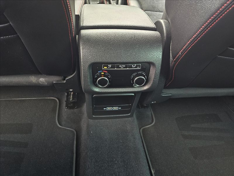 Seat Alhambra 2,0TDi 130KW FR DSG 4X4 TZ - fotka 26 z 50