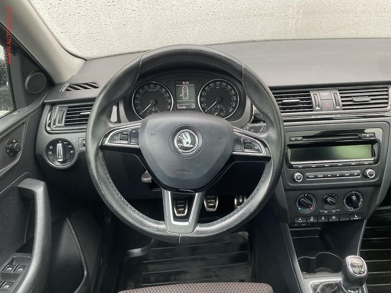 Škoda Rapid (2015) 1.6 TDi, Sport, xenon, panor - fotka 11 z 15