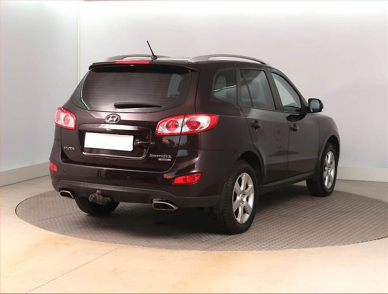 Hyundai Santa Fe (2011) 2.2 CRDi, Navi, Park. senzory - fotka 5 z 16