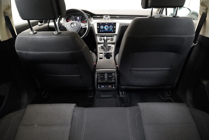 Volkswagen Passat - fotka 27 z 30