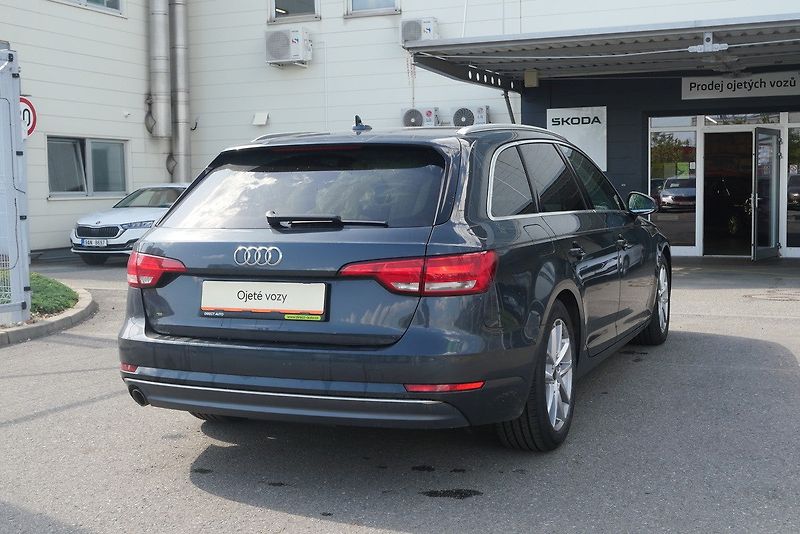 Audi A4 - fotka 2 z 6