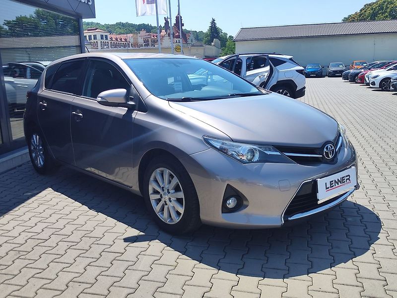 Toyota Auris 1.6 Valvematic/97kW Active - fotka 3 z 24
