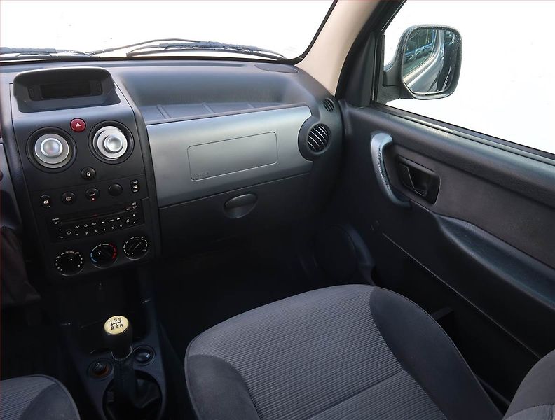 Citroën Berlingo (2005) 1.6 16V , 5Míst, 1Maj - fotka 8 z 15