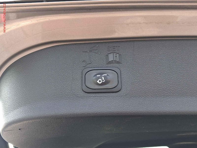 Ford Kuga (2019) 1.5i, Bixen, navi - fotka 21 z 23