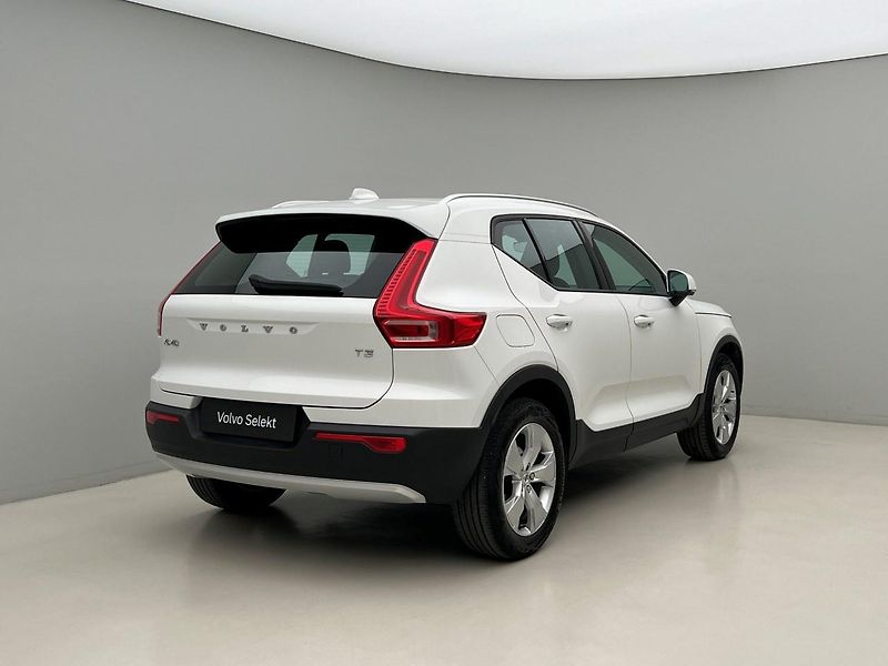 Volvo XC40 T3 MOMENTUM AUT 1. maj. - fotka 13 z 45