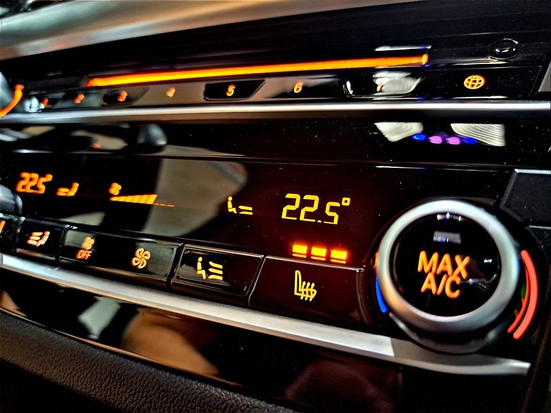BMW X4 (2019) X4M Competition 510 PS - fotka 21 z 38