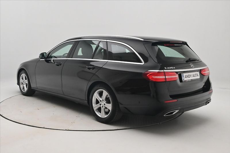 Mercedes-Benz Třídy E 2,0 220d 143 kW Business 9G-Tr - fotka 7 z 31