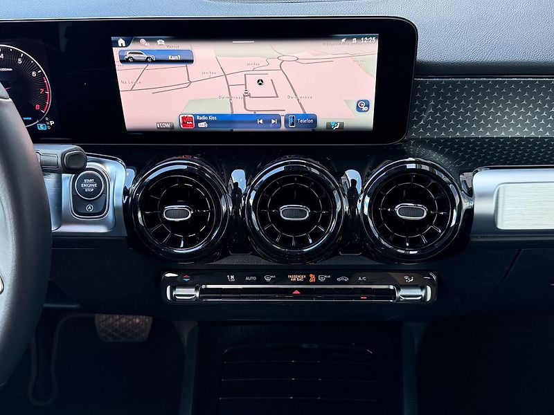 Mercedes-Benz GLB 4 MATIC - fotka 18 z 35