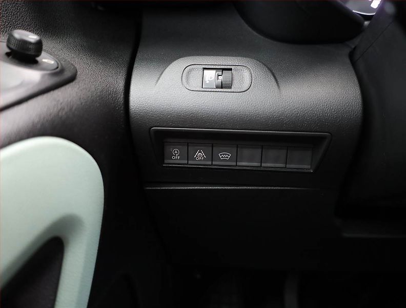 Citroën Berlingo (2019) Live 1.2 PureTech, 5Míst, ČR - fotka 15 z 16