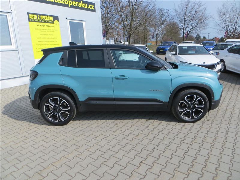 Jeep Avenger 1,2 Turbo AUT Summit JBL ČR - fotka 10 z 29