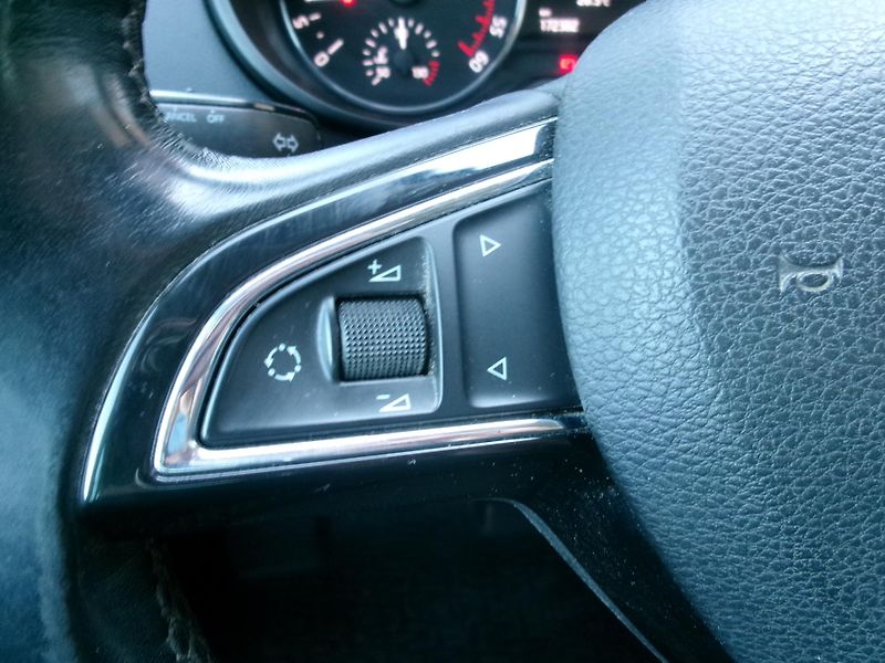 Škoda Octavia 4X4 AUTOKLIMA TAŽNÉ - fotka 17 z 34