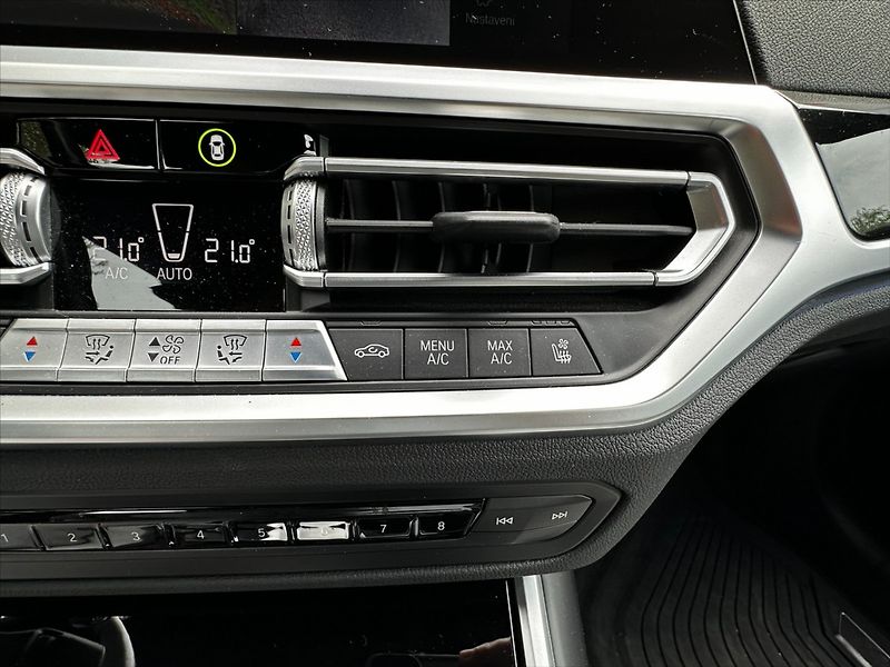 BMW M4 3,0 375kW-COMPETITION - fotka 31 z 46