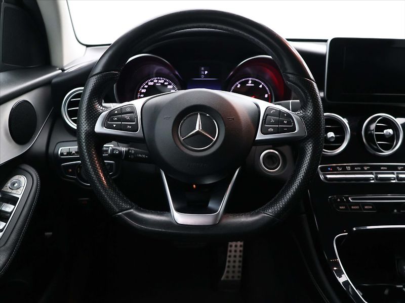 Mercedes-Benz GLC 2,1 220d 125kW AMG 4Matic CZ - fotka 15 z 33