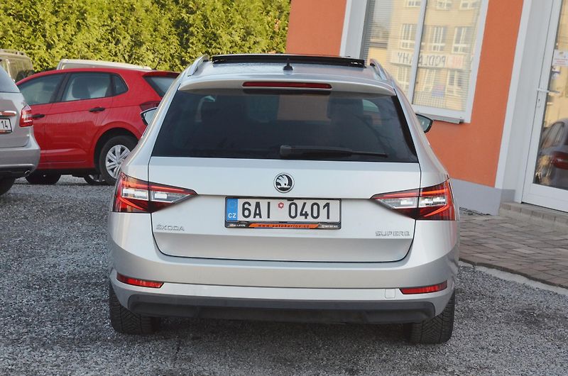 Škoda Superb (2017) 1.8 TSi DSG STYLE / ČR / PANO - fotka 5 z 46