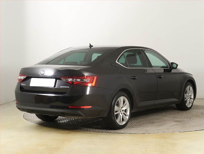 Škoda Superb (2016) Style Plus 2.0 TDI, Navi - fotka 5 z 26