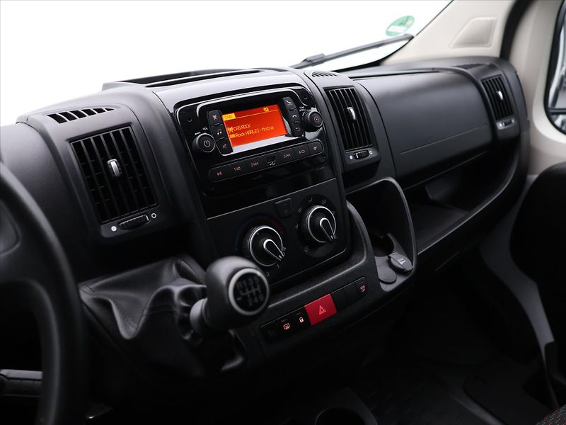 Citroën Jumper 2,2 HDi 7 Míst DPH Tažné 1.Maj - fotka 15 z 25
