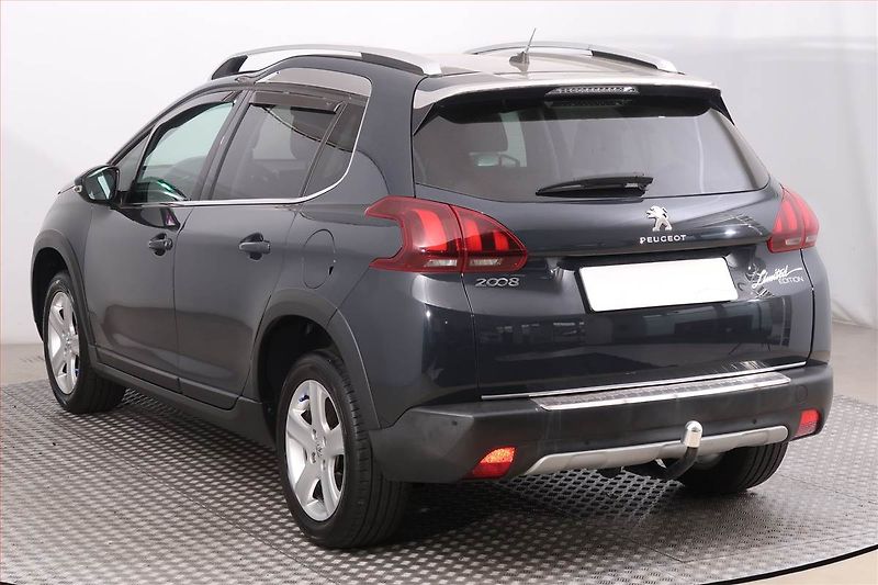 Peugeot 2008 (2018) 1.2 PureTech, Serv.kniha, Kůže - fotka 4 z 17