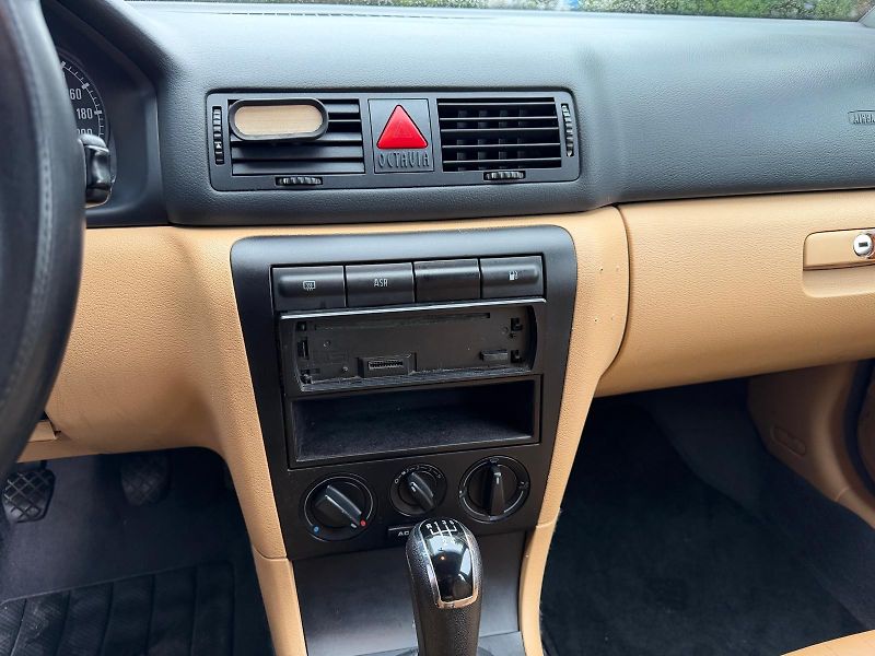 Škoda Octavia 1,9 TDI / 81 kW / + alu kola  - fotka 19 z 21