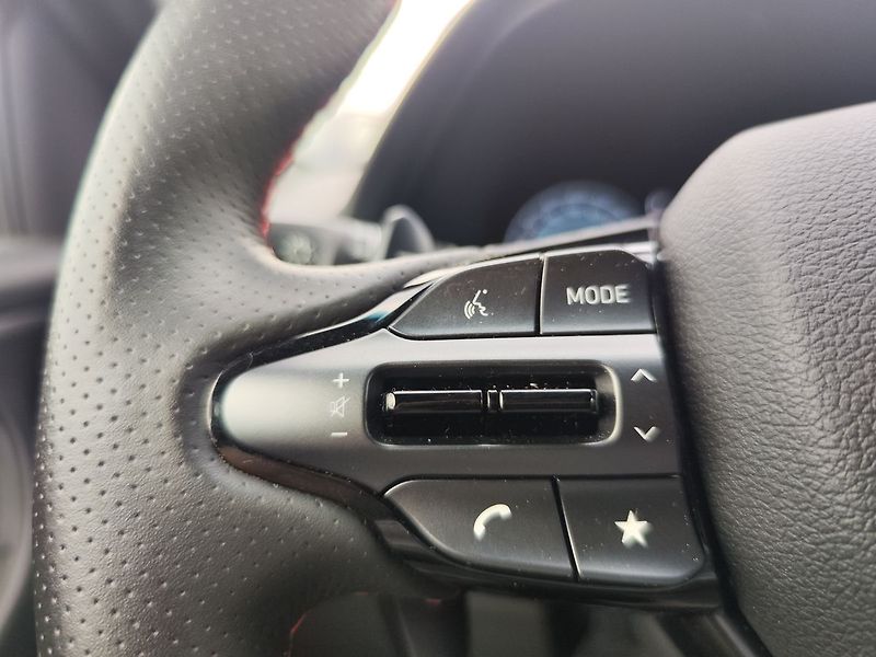 Hyundai i30 1.5 T-GDi/103 N-Line DCT MHEV - fotka 25 z 32