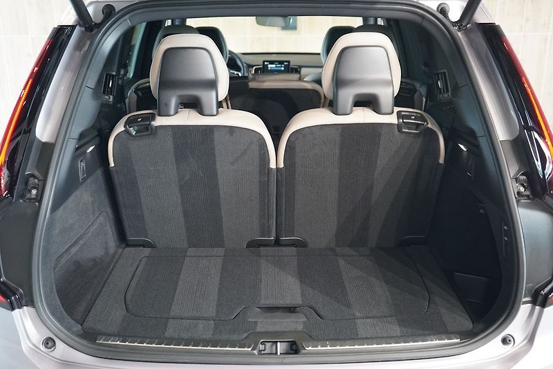 Volvo XC90 T8 PLUS Dark, Vzduch,Ventilace - fotka 15 z 46