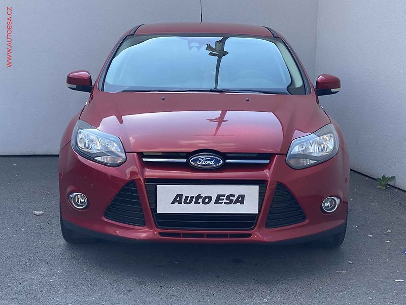 Ford Focus (2014) 2.0 TDCi, Titanium, navi - fotka 2 z 21