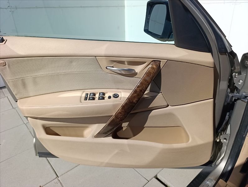 BMW X3 3,0 d aut 4x4 Kůže 1majitel ČR - fotka 12 z 36