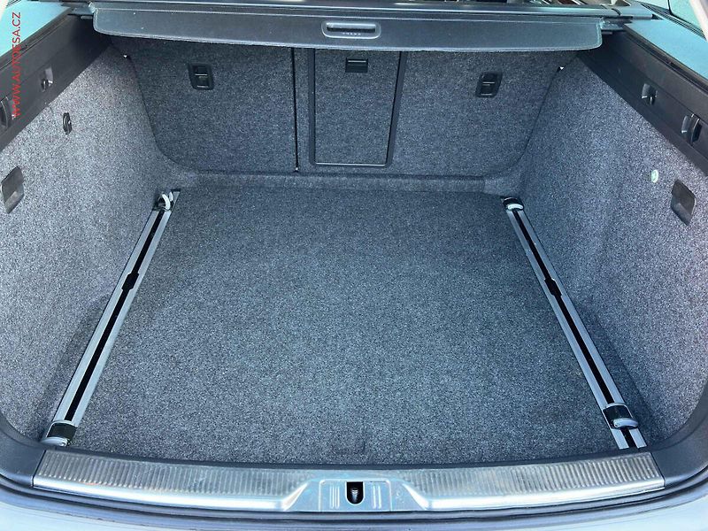 Škoda Superb (2011) 2.0TDi 4x4, ČR, Elegance, DSG - fotka 7 z 22