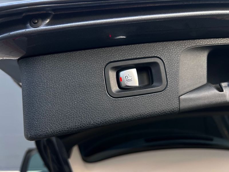 Mercedes-Benz Třídy E 220d Business-P.KAMERA-TAŽNÉ.Z - fotka 46 z 49