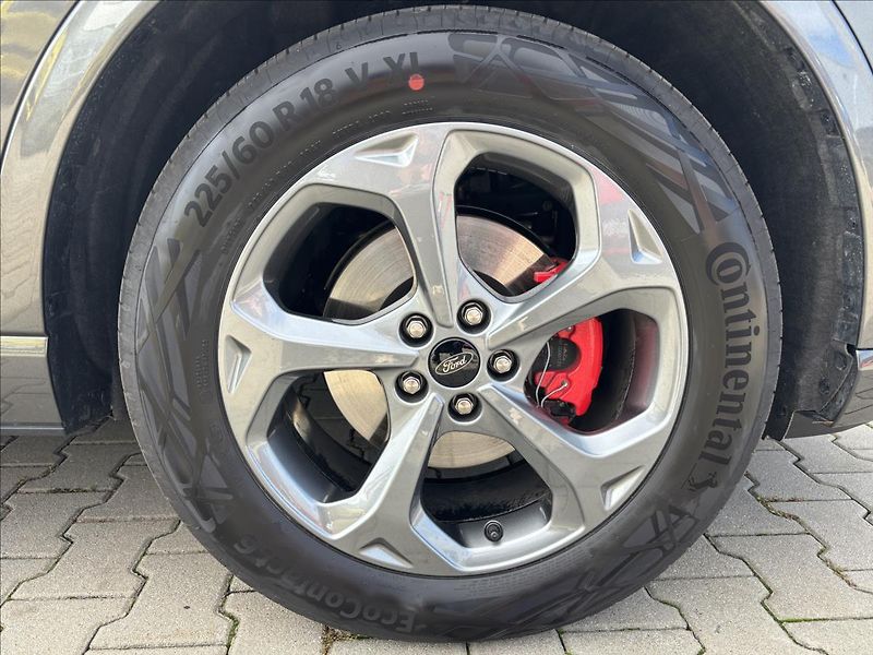 Ford Kuga 2,5 HEV 138kW ST-Line X AWD - fotka 10 z 38