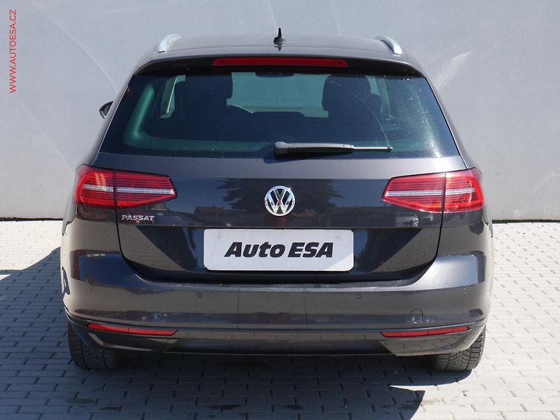 Volkswagen Passat (2019) 1.6 TDi, Comfortline, DSG - fotka 5 z 21