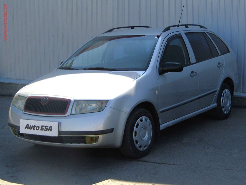 Škoda Fabia (2002) 1.4i, ČR, park.asist - fotka 3 z 12